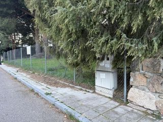 Terreno residenziale  Camino de navacerrada. Parcela urbana de 960 m2 en collado mediano para construir la ca