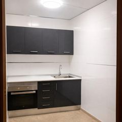 Pis a Rosario 24. Bajo de 1 dormitorio  y baño, en muy buen estado.