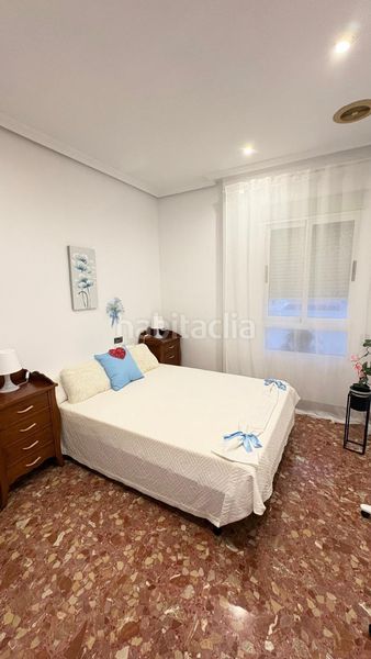 Foto a614ccdb-1a37-4bd0-9a1c-e58a37b2f8c6. Casa adossada amb aparcament a Almoradí