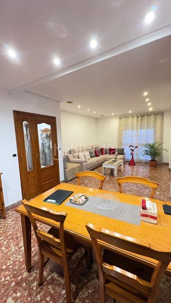 Foto c69001fb-9095-47c5-8d9c-221430947338. Casa adossada amb aparcament a Almoradí