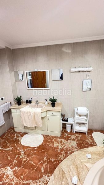 Foto f1db06e9-3361-4089-9e00-f474bf3b3c64. Casa adossada amb aparcament a Almoradí
