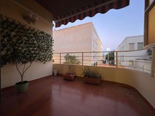 Miete Etagenwohnung in Calle san millán 15. Amplio piso en málaga