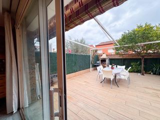 Maison jumelée  Antoni escofet netto. Chalet en tarragona, sin reformas