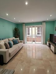 Appartamento  Calle de la santa bárbara. Piso en venta en totana  luz, espacio y patios interiores increí