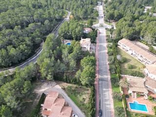 Terreno residenziale in De vanessa park 4. Terreno urbanizable con permiso para uso hotelero, sanitario y e