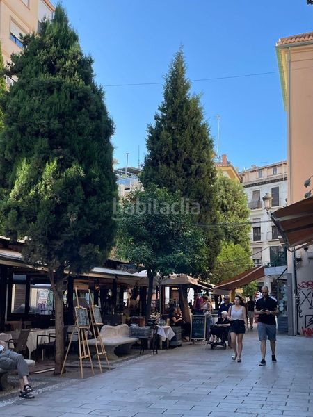 Foto 4a74b8a3-fc5f-4e0c-8f0e-d3ab2907bb2d. Edifici a pescaderia 22 a Centro - Sagrario Granada