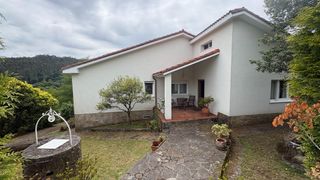 Chalet  Calle calle cerdeira. Chalet en os tilos con 150 m2 útiles, sótano de 170 m2 y garaje