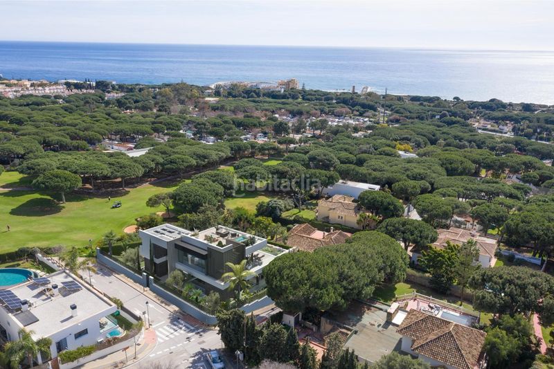 Foto c8ffb8e3-c4e2-47b2-835e-17ad30861986. Xalet amb calefacció aparcament piscina a Cabopino - Artola Marbella