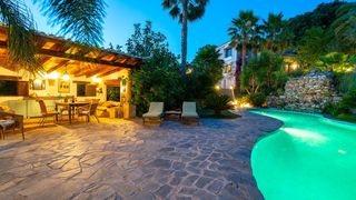 House  Malaga. Propiedad mágica y sustancial en el interior entre málaga y marb
