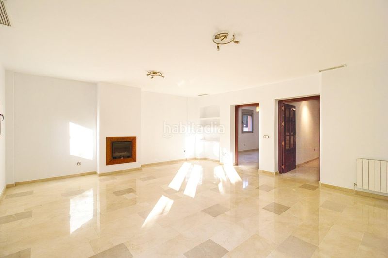 Foto 245aaeaf-4c00-4864-b61a-310f5c22ded6. Xalet amb aparcament a El Zaudín - Club de Golf Bormujos