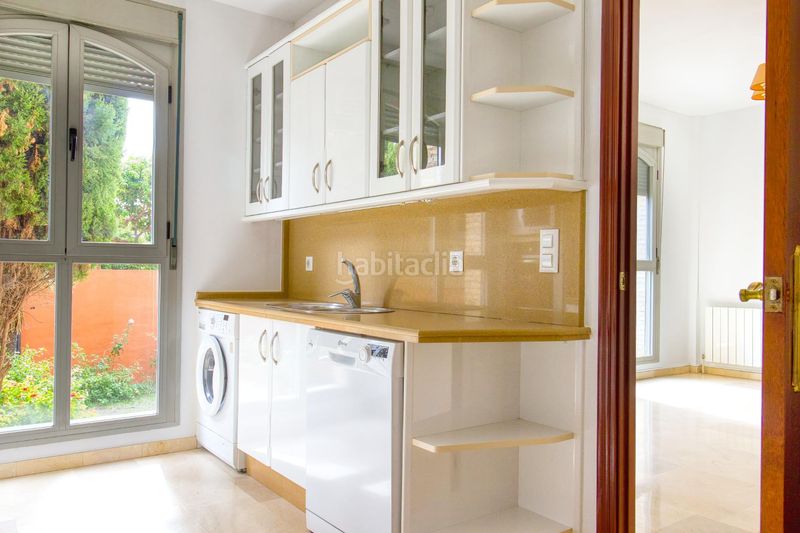 Foto 31a10ae2-8c59-4dc6-9e0c-a39a1688329b. Xalet amb aparcament a El Zaudín - Club de Golf Bormujos