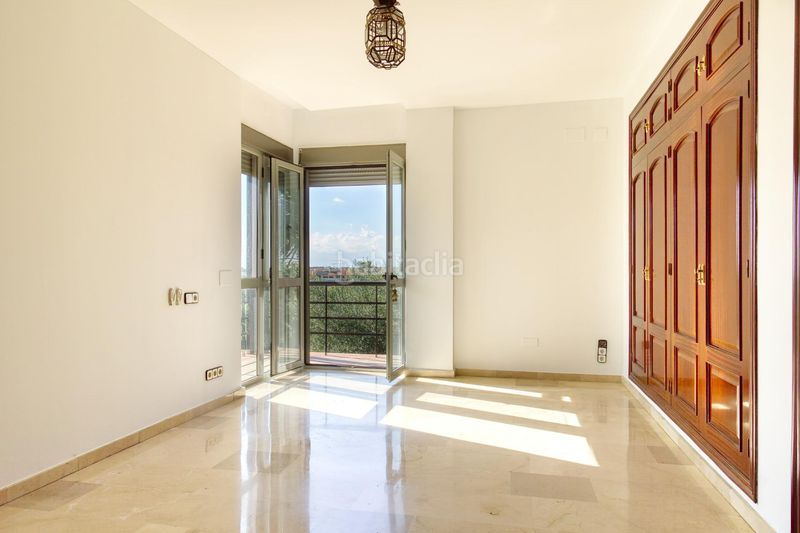 Foto 3b03c73e-fb51-4a21-9d0c-dfbc9892c890. Xalet amb aparcament a El Zaudín - Club de Golf Bormujos