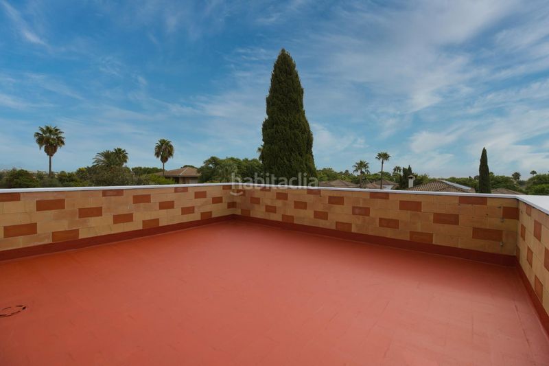 Foto 6a088d24-5c41-4fb9-9060-e1475319eb30. Xalet amb aparcament a El Zaudín - Club de Golf Bormujos