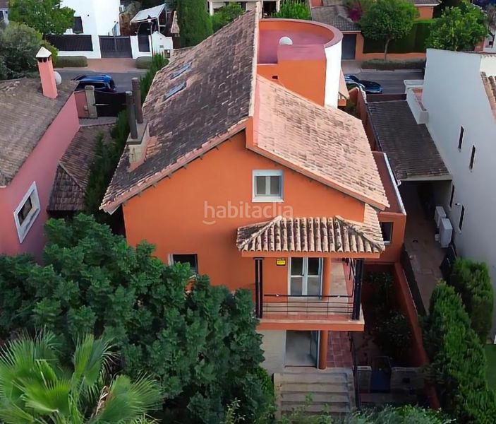 Foto 6fa9ec38-25ba-432c-84f4-1ecfb42a4545. Xalet amb aparcament a El Zaudín - Club de Golf Bormujos