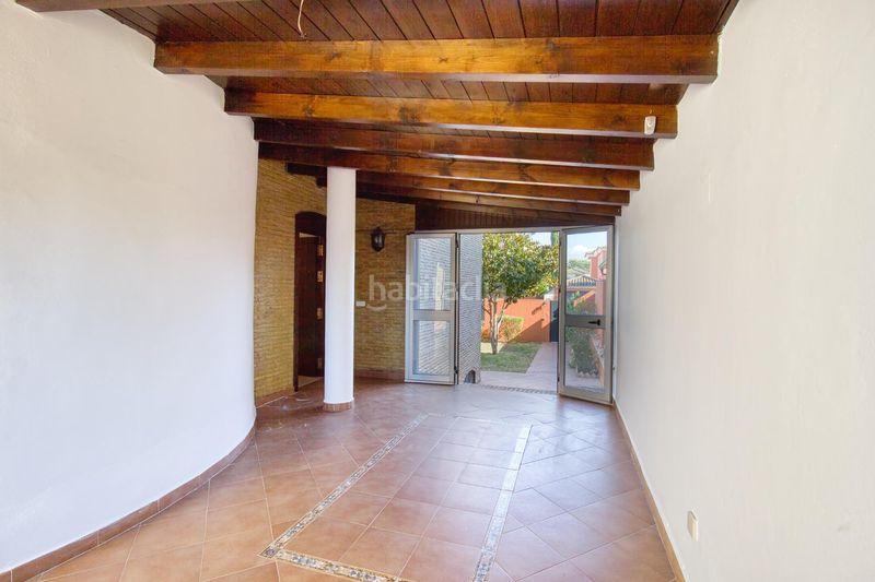 Foto 7a18148b-d5c7-4b3d-846c-29217ef3bf04. Xalet amb aparcament a El Zaudín - Club de Golf Bormujos