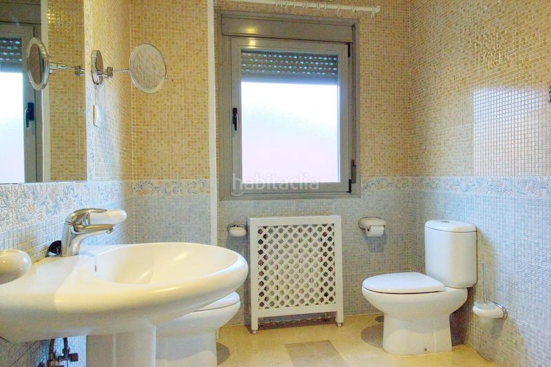 Foto 9207f972-3b32-4a12-8331-d79ccf8b35a7. Xalet amb aparcament a El Zaudín - Club de Golf Bormujos