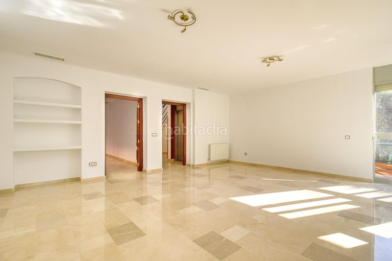 Foto bf769dbf-21c9-4502-8c81-0d5908bf8d0e. Xalet amb aparcament a El Zaudín - Club de Golf Bormujos