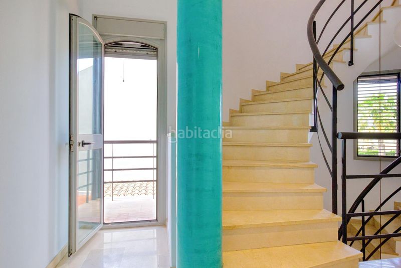 Foto c63f205b-f76c-4593-b298-cdc3f7086c7c. Xalet amb aparcament a El Zaudín - Club de Golf Bormujos