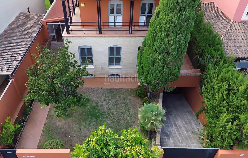 Foto df1b556f-3608-4c88-90df-872778abcba6. Xalet amb aparcament a El Zaudín - Club de Golf Bormujos