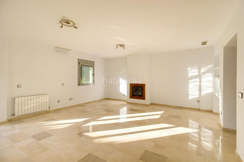 Foto f4ed30f0-8188-49d2-9ff9-078f2b818392. Xalet amb aparcament a El Zaudín - Club de Golf Bormujos