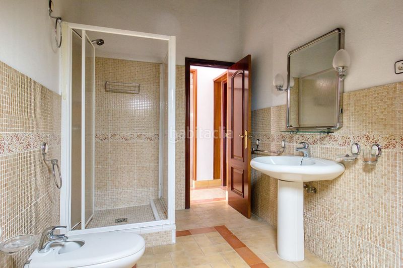 Foto f78297ee-45c6-46df-bba8-c3f0f6b48b8a. Xalet amb aparcament a El Zaudín - Club de Golf Bormujos