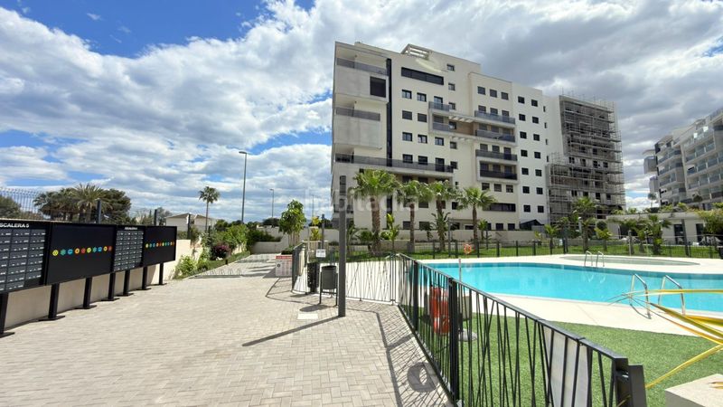 Foto 69c43352-c0c4-42cb-808f-552762118419. Apartament amb aparcament piscina a Campoamor Orihuela