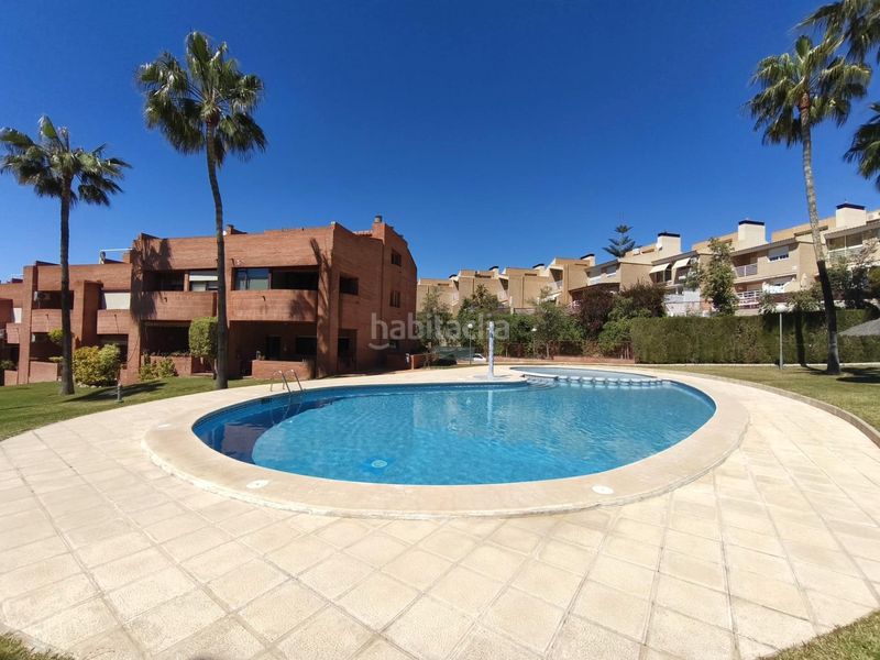 Foto 176976a0-fd14-4471-abd5-eda9d10734c8. Casa adossada amb aparcament piscina a Cabo de las Huertas Alicante