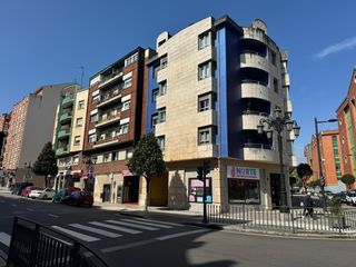 Aparcament cotxe a Calle Melquíades Cabal 10