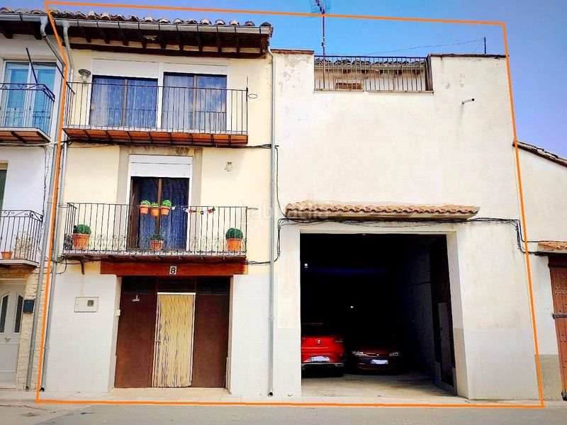 Foto b73c6ed9-e363-4a4c-86b8-e73b43ade3ea. Casa adossada amb aparcament a Cinctorres