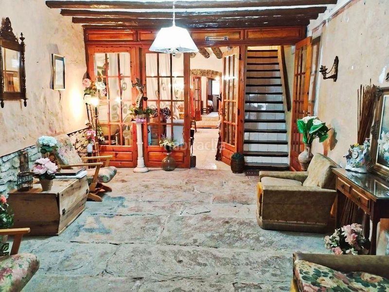 Foto e7b18335-a15a-472e-8897-af5c9775e314. Casa adossada amb aparcament a Cinctorres