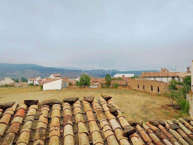 Foto fc82283d-96d4-49e6-a44e-4fc5e8cddf7d. Casa adossada amb aparcament a Cinctorres