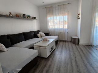 Casa a schiera in Calaf 8. Adosada reformada con garaje, sala de ocio y vistas al mar en ro