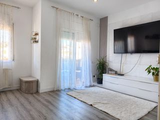 Semi detached house in Calaf 8. Adosada reformada con garaje, sala de ocio y vistas al mar en ro