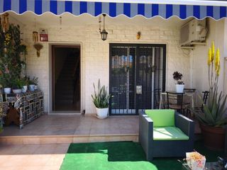 Reihenhaus in Calle de cádiz 3. Chalet adosado 4 hab.  terraza privada  hab. en planta baja  a 3