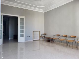 Rent Office space  Calle calle játiva. Amplio piso para despacho u oficinas en pleno centro de la ciuda