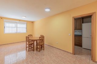 Lloguer Pis a Sant Joan de Moró. Piso en alquiler con 3 dormitorios, patio y 3 baños en sant joan