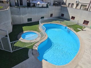 Casa adossada  Eras 20. Chalet adosado con piscina y 4 plantas a solo 5 minutos de salam