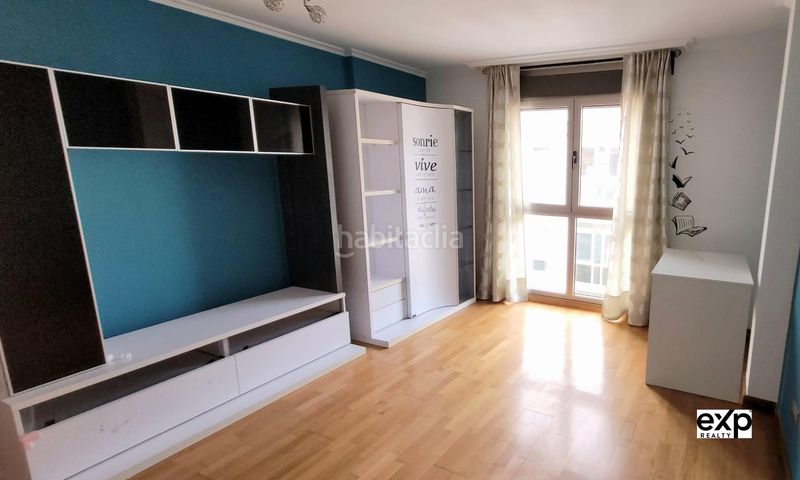 Foto 883c3a54-cca6-4dc4-8fa3-403aeb6fe390. Apartament amb calefacció aparcament a Burela