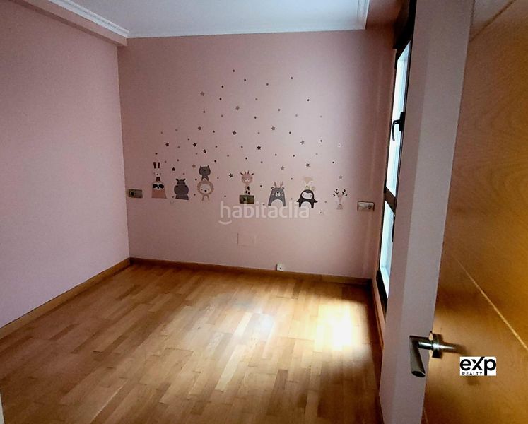 Foto d521217e-210a-43c1-abed-532bcb32bfb2. Apartament amb calefacció aparcament a Burela