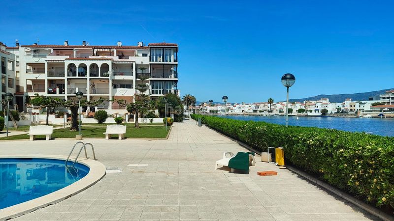 Foto 953fa5e4-90f0-487b-99f1-1d9efa260e18. Àtic amb aparcament piscina a Cortes-Huertas Madrid