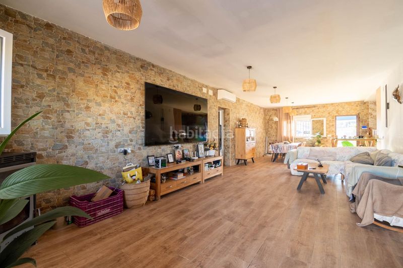 Foto 0d34bd6e-8579-4c37-b154-0358c43d443a. Chalet  con piscina y parcela grande en Dolores