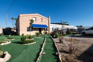 Xalet  Camino del rincón de los pertusas. Chalet con piscina y parcela grande en dolores