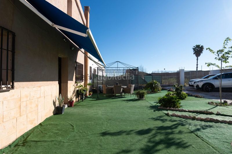 Foto b8c7b3ab-1a2f-4589-8211-d390faf9f358. Chalet  con piscina y parcela grande en Dolores