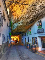 Zweistöckige Wohnung in Setenil de las Bodegas. Dúplex con alma andaluza, totalmente reformado a estrenar, con t