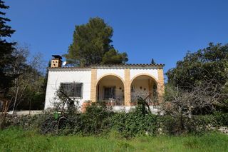 Chalet in Alfara de Carles. Finca con vivienda, piscina y cédula de habitabilidad en vall ce