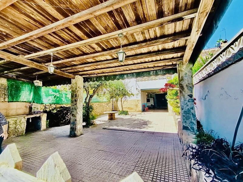 Foto 1555a7ee-5f1d-403c-94ff-ffce40464069. Casa adossada amb calefacció aparcament piscina a Valls