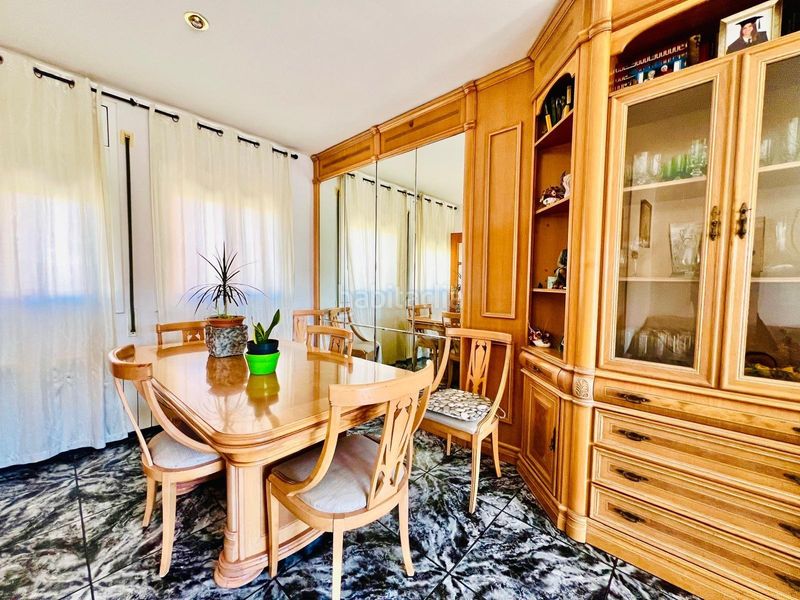 Foto 9329210f-e304-449b-b89f-f68ce8fc8fb7. Casa adossada amb calefacció aparcament piscina a Valls