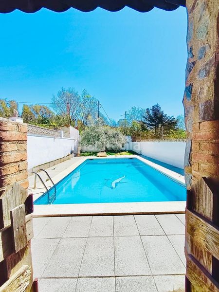 Foto 9cc567f1-b6b4-459a-a501-2590091cced0. Casa adossada amb calefacció aparcament piscina a Valls