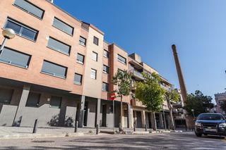 Pis a Emili miro 8. Piso moderno, luminoso y con parking en pleno centro de el vendr