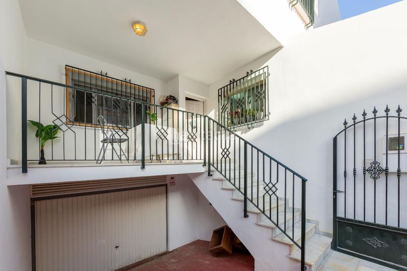 Foto 4d663c1b-1406-4948-8aeb-365e83e328df. Casa in calle isla de java(as) 3 in El Puerto Roquetas de Mar